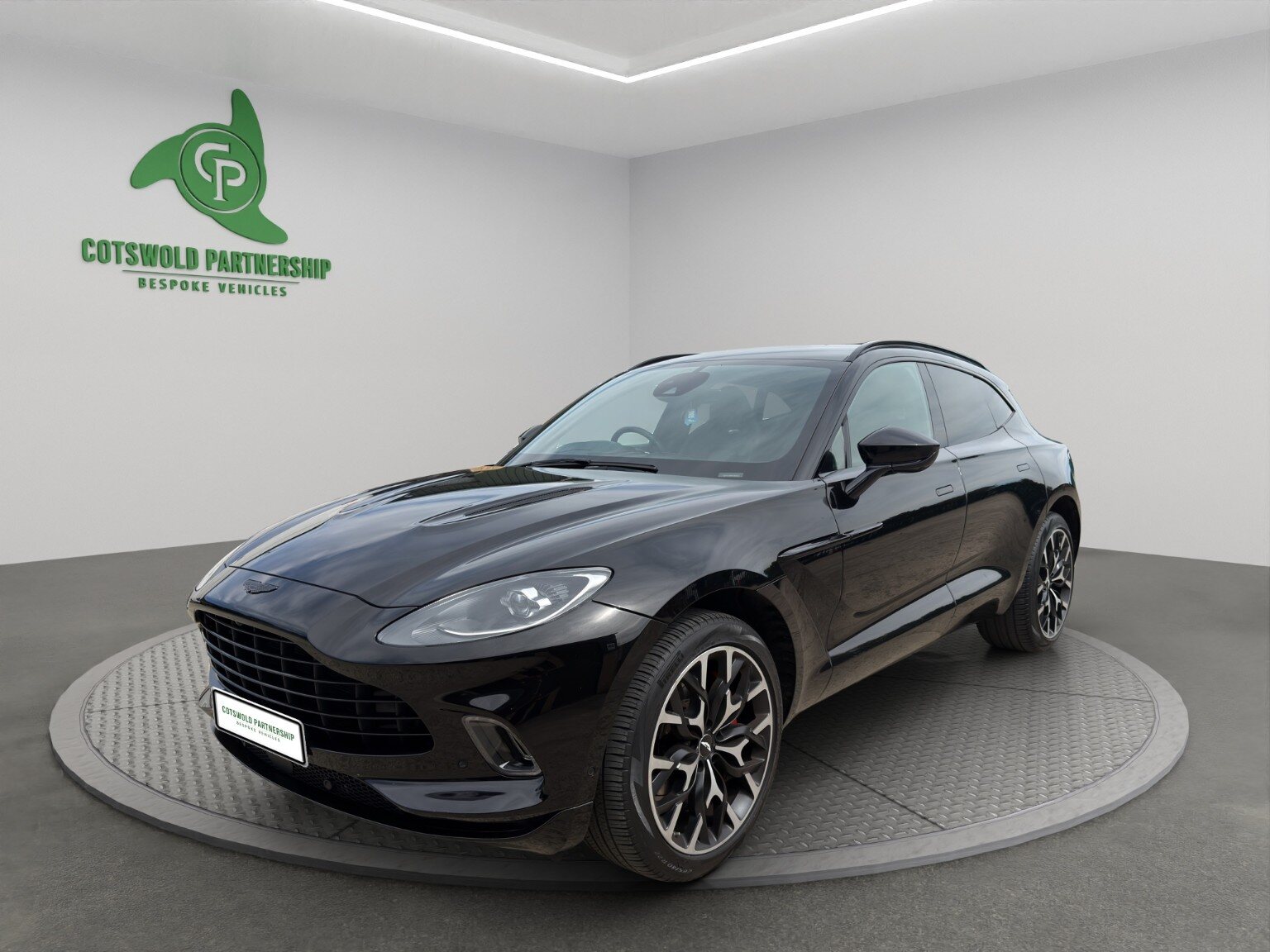 2022 Aston Martin DBX