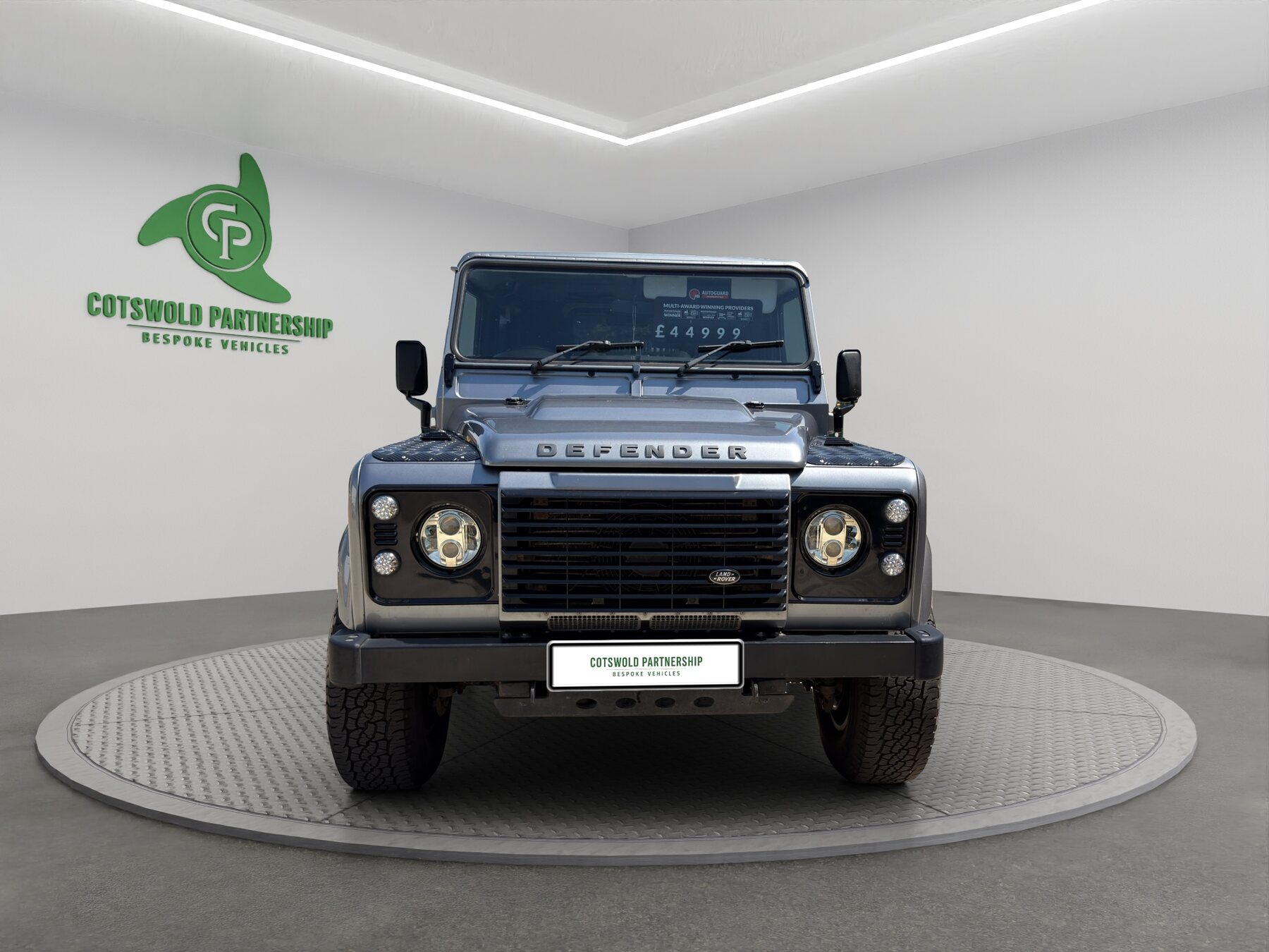 2013 Land Rover Defender 90 XS 2.2 TDCi XS Station Wagon 4WD SWB Euro 5 3dr — vehicle image 1