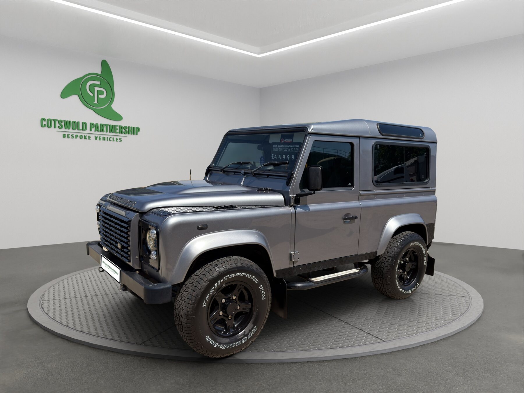 2013 Land Rover Defender 90 XS 2.2 TDCi XS Station Wagon 4WD SWB Euro 5 3dr — vehicle image 2