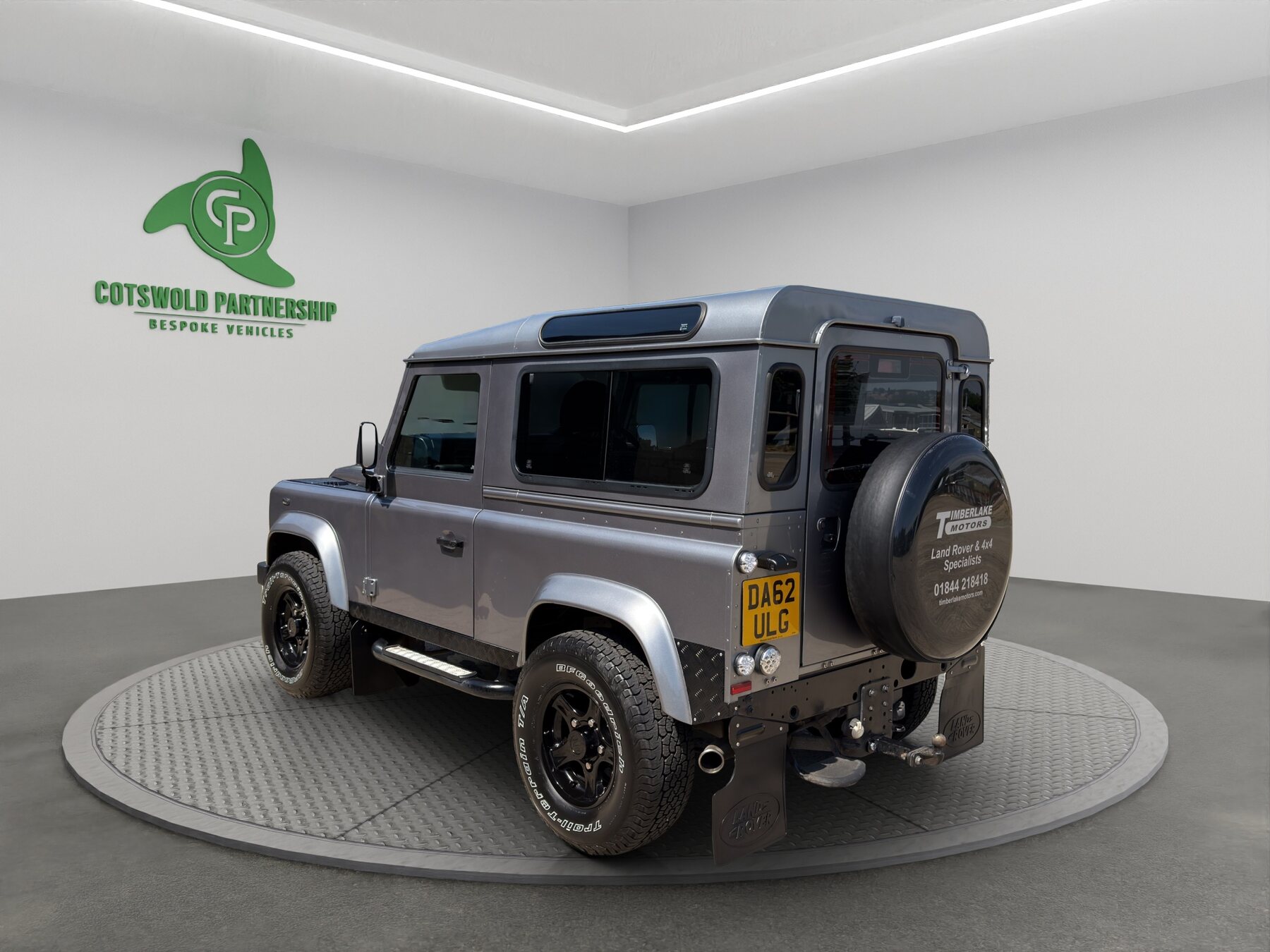 2013 Land Rover Defender 90 XS 2.2 TDCi XS Station Wagon 4WD SWB Euro 5 3dr — vehicle image 4