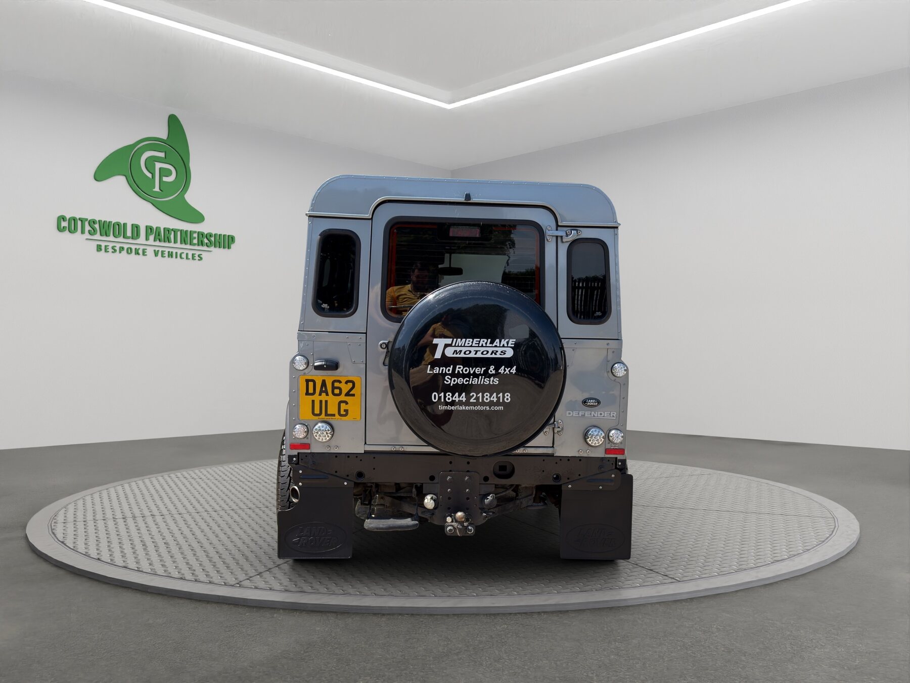 2013 Land Rover Defender 90 XS 2.2 TDCi XS Station Wagon 4WD SWB Euro 5 3dr — vehicle image 5