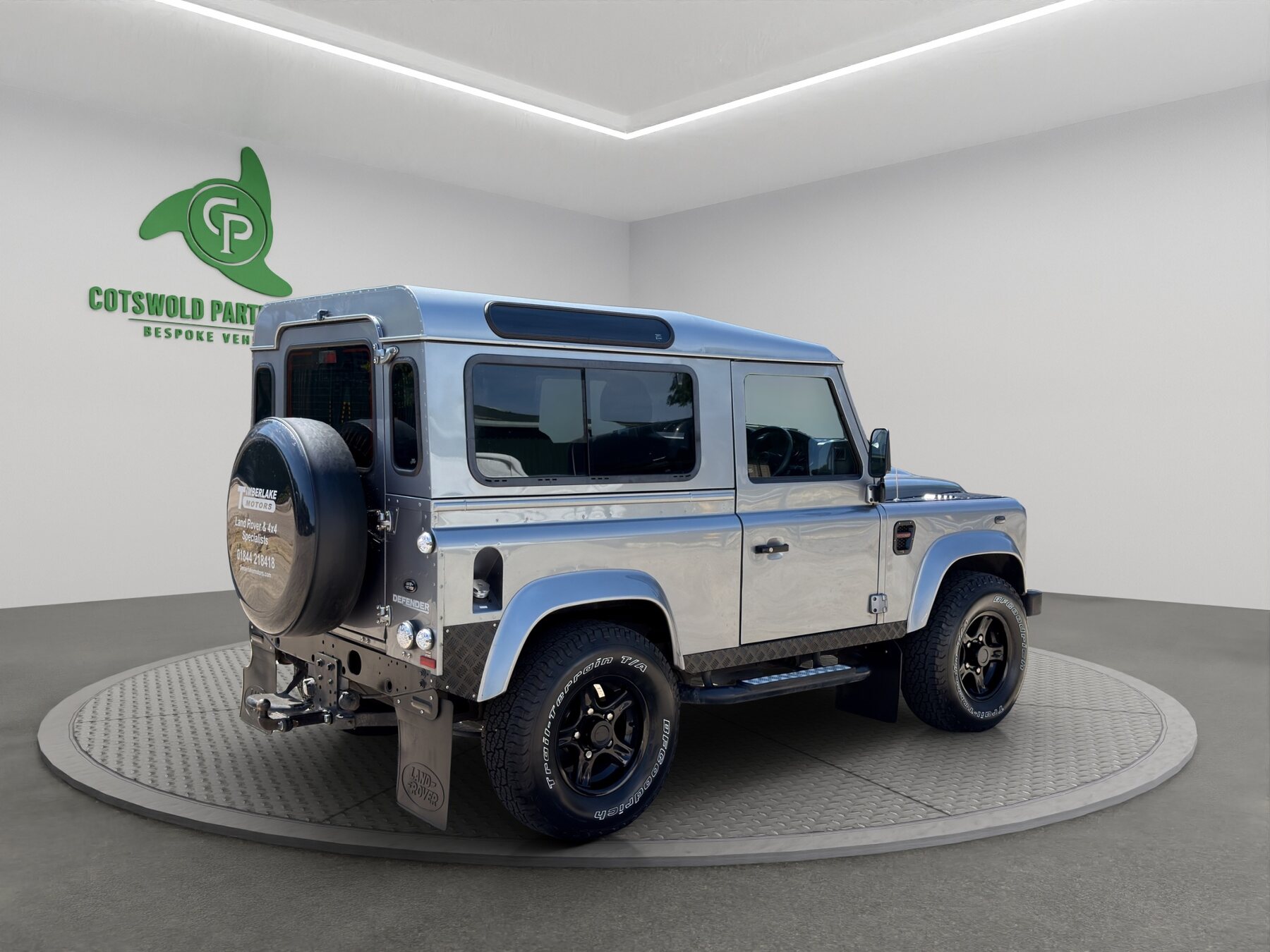 2013 Land Rover Defender 90 XS 2.2 TDCi XS Station Wagon 4WD SWB Euro 5 3dr — vehicle image 6