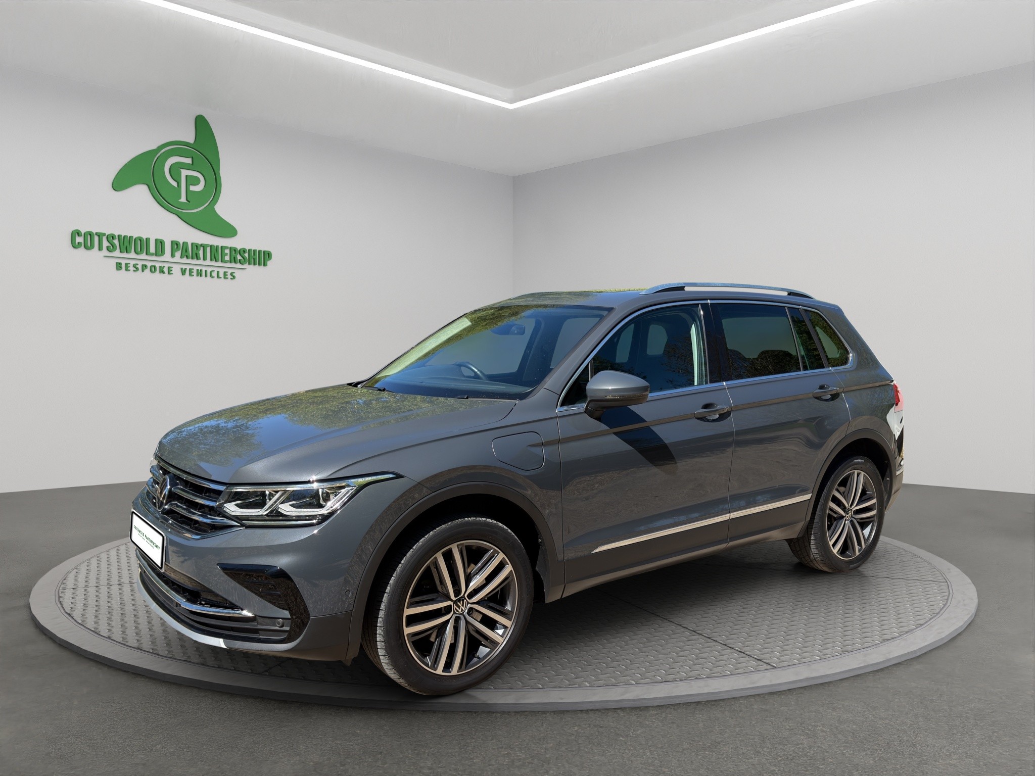 2021 Volkswagen Tiguan Elegance 1.4 TSI 13kWh Elegance SUV 5dr Petrol Plug-in Hybrid DSG Euro 6 (s/s) (245 ps) — vehicle image 2